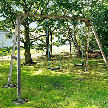 6 Person In Hemmet-by Traum *